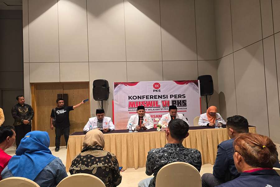 Bagus Dikukuhkan, Tongkat Komando PKS Jatim Resmi Berganti