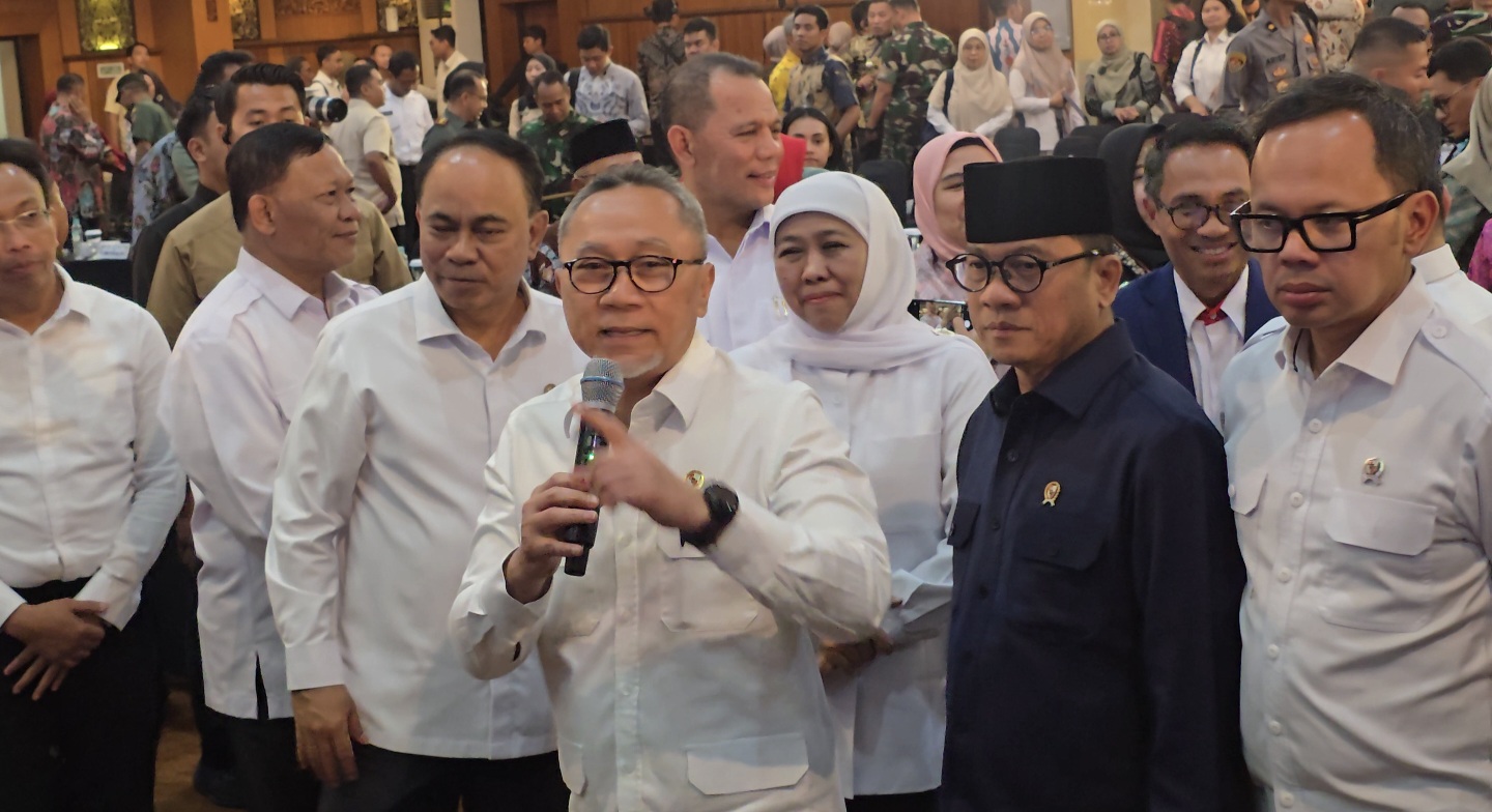 Khofifah Instruksikan Kepala Daerah di Jatim Intensif Pantau Distribusi Beras Medium