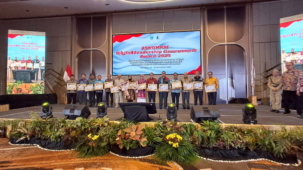 Sekdaprov Jatim Adhy Karyono Raih ADLG Award, Bukti Transformasi Birokrasi Sudah On The Track