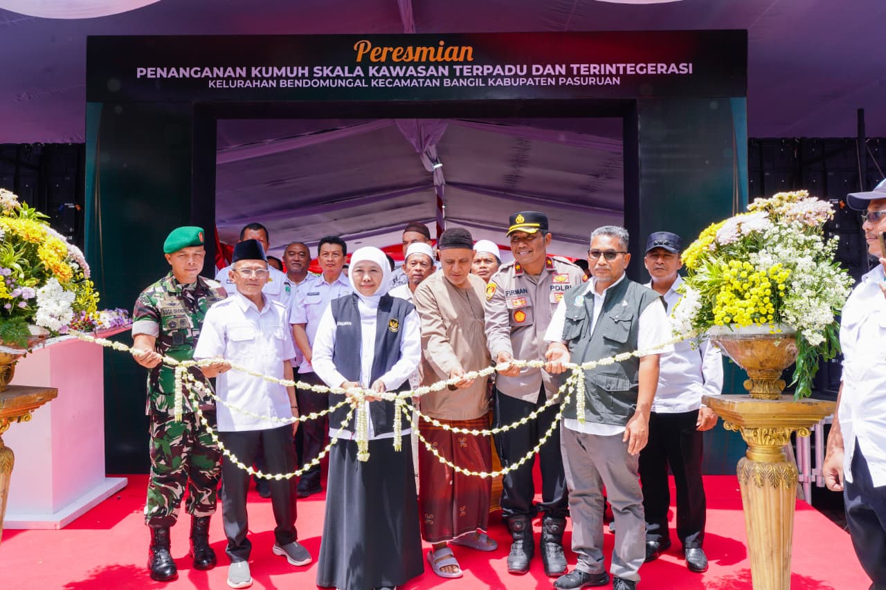 Resmikan PERMATA JATIM di Bendomungal Pasuruan, Khofifah Ajak Jaga Lingkungan Bersih dan Sehat Berkelanjutan